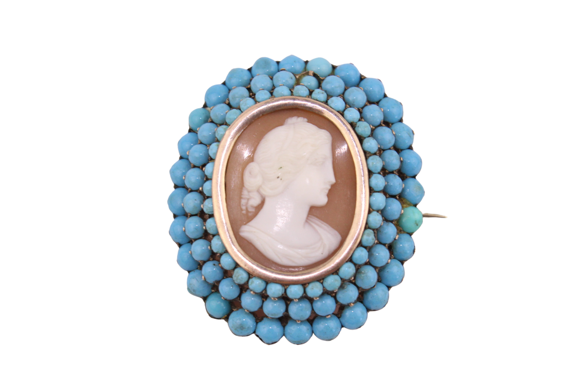 Kamee Brosche mit Türkiscabochons