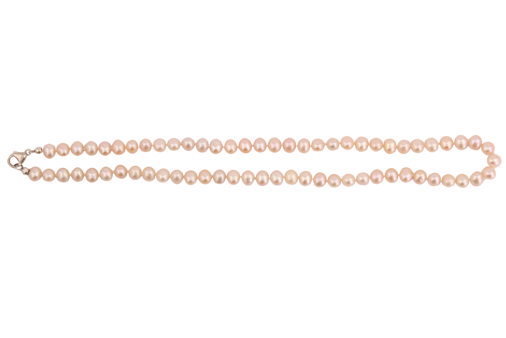 Freshwater pearl necklace, rose