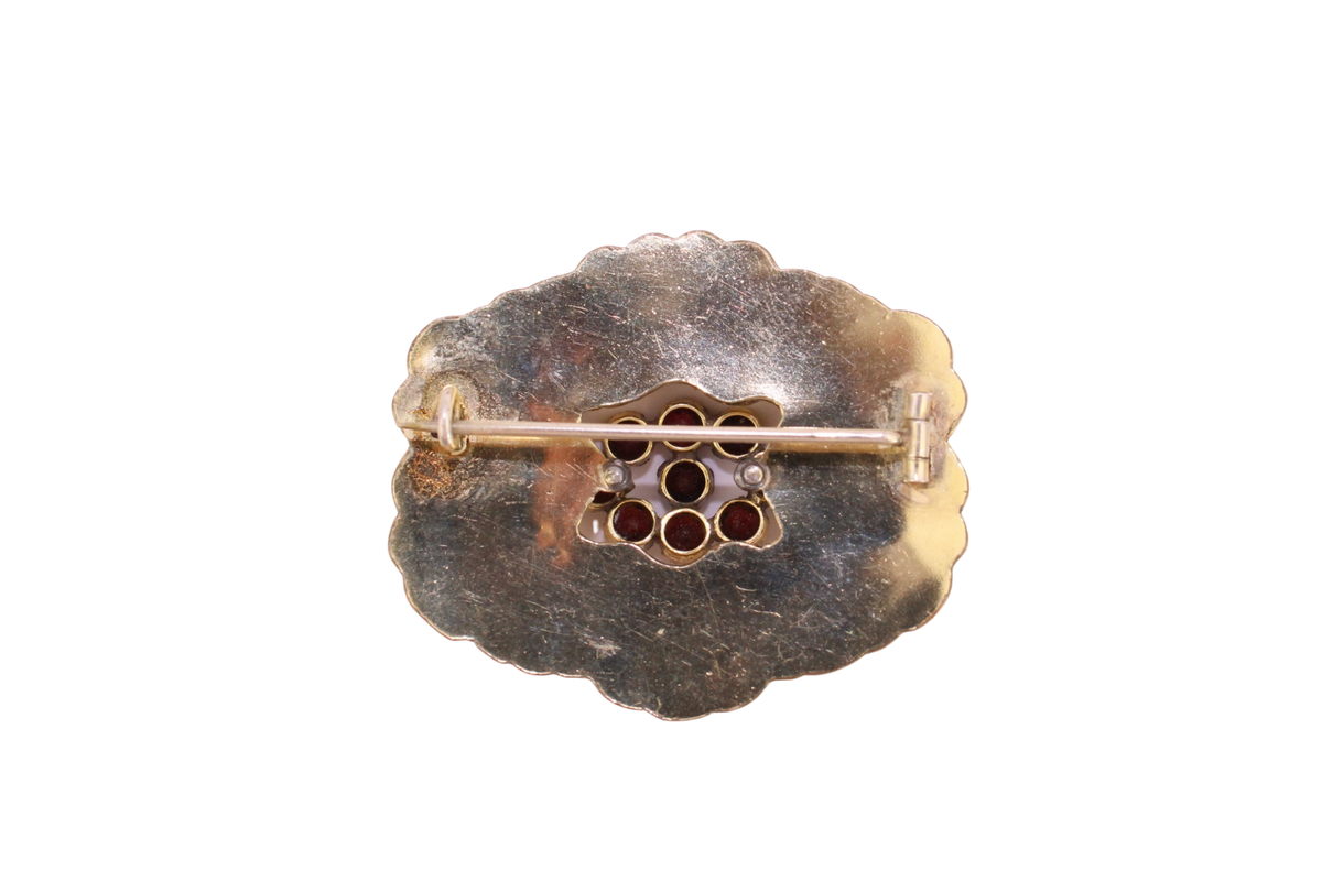 Schaumgold Brosche