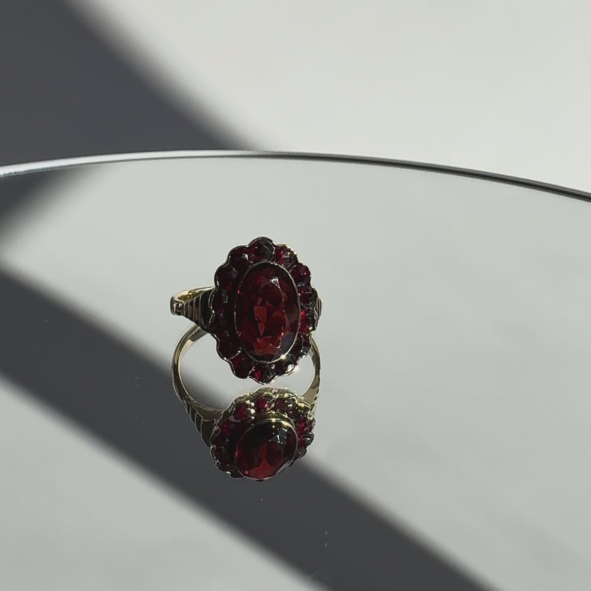 Böhmischer Granat Ring
